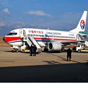 营口机场空运航空快运业稳步发展的原因是什么？